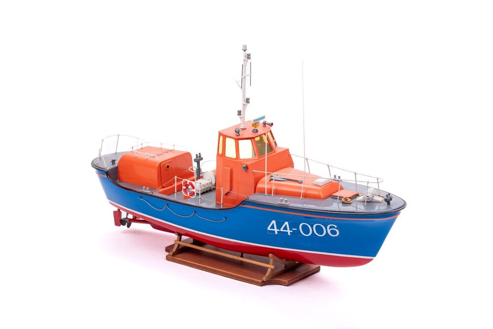1:40 RNLI Waveny Lifeboat